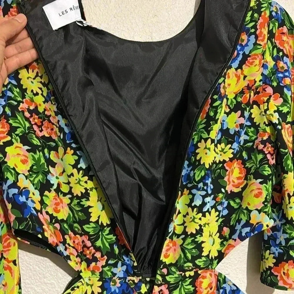 Les Reveries Floral Flutter Sleeve Wrap Dress - Picture 10 of 10